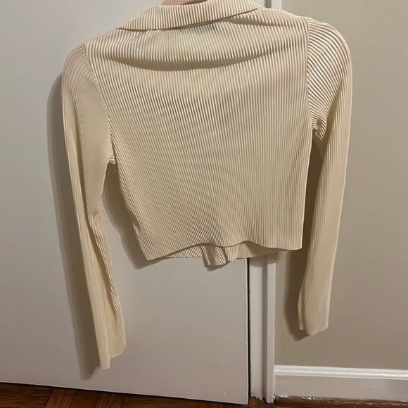 Long sleeve button down crop shirt - Picture 2 of 2